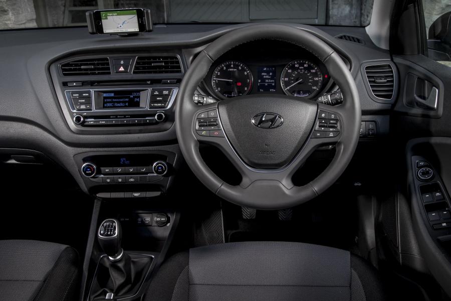  Hyundai i20 2015 года  (UK) (фото 24 из 24)